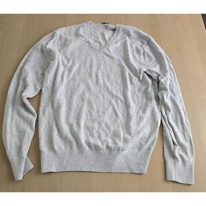 Uniqlo V-neck sweater in off white, size S